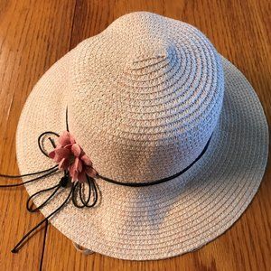 PAper straw hat like new